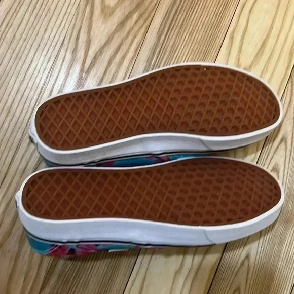 Tye Dye Vans Classic Slip On - Picture 5 of 5